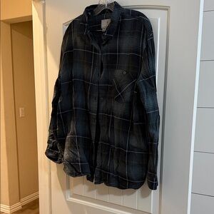 Royal Robbins Dark Plaid Button Down Shirt